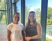 Links Corine Goedhart en rechts Michelle Polderman
